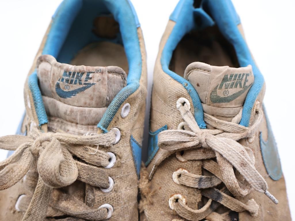 Two Pairs of Vintage Nike Sneakers - 5