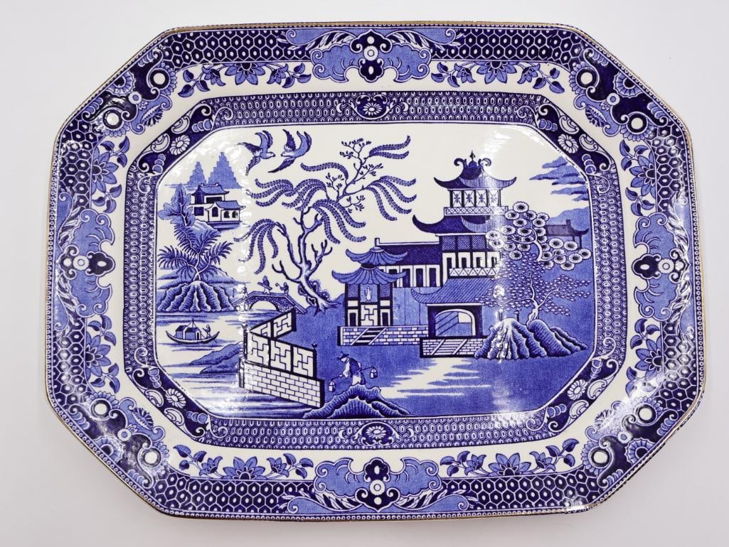 Antique Burleigh Ware Blue Willow Platter: Manufactured by Burgess & Leigh in England during the 1930s, over 12 inches long