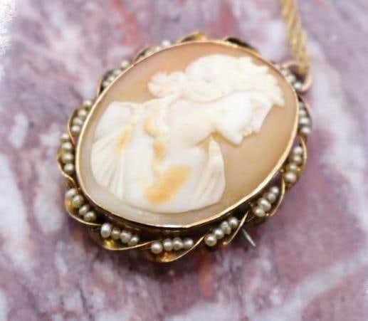 Antique Victorian Shell Cameo Pendant Pin and 14K Gold Chain - 4