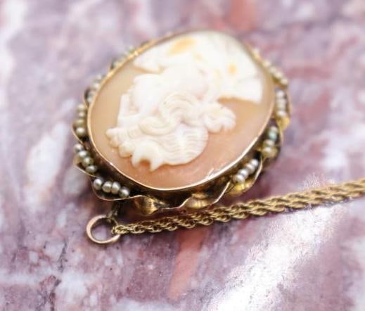 Antique Victorian Shell Cameo Pendant Pin and 14K Gold Chain - 5