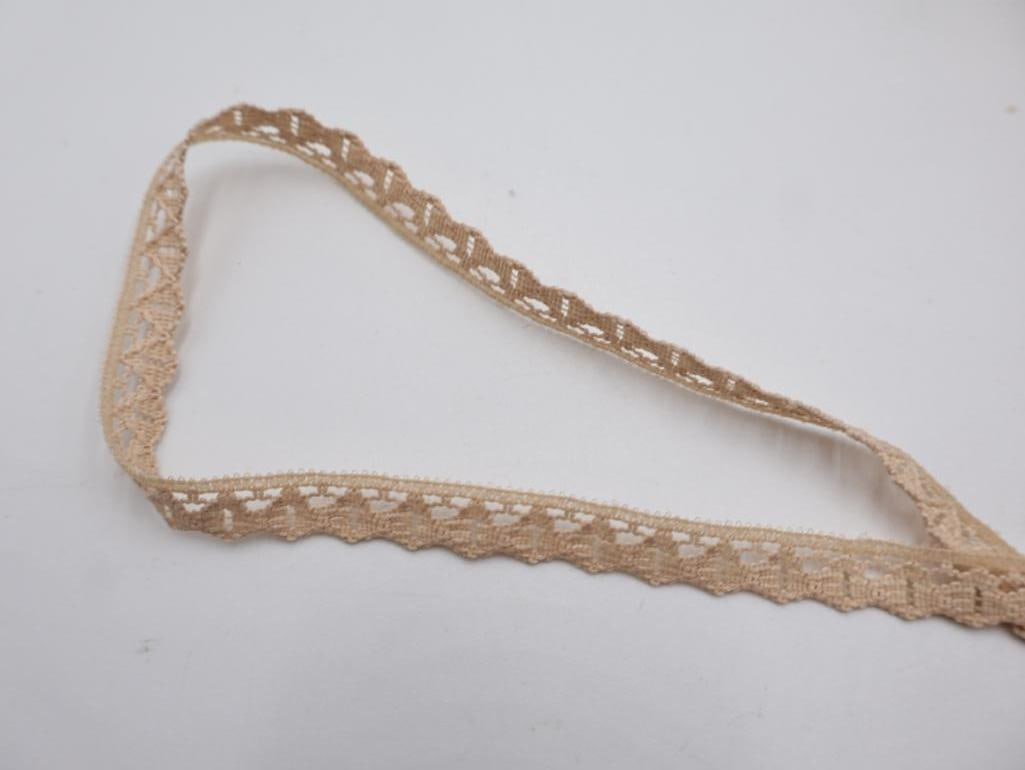 Collection of Vintage Lace and Edging - 14