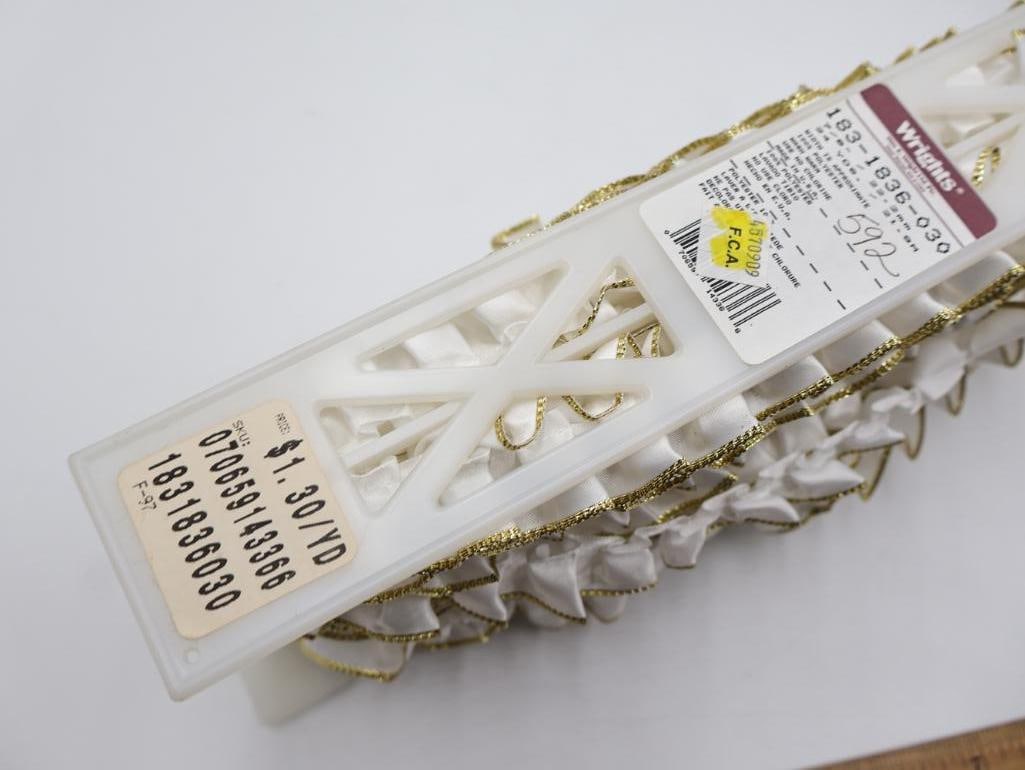 Collection of Vintage Lace and Edging - 16