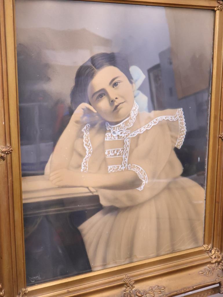Antique 1910 Girl Crayon Portrait in Gilded Antique Frame - 2