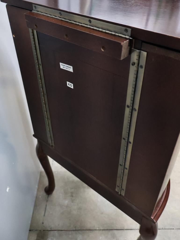 Standing Jewelry Box in French Louis-Style - 10