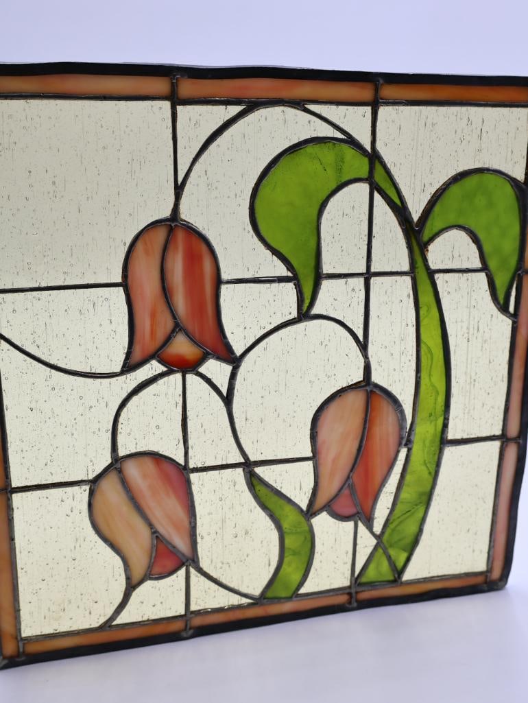 Vintage Tulip Stained Glass (1 of 9)