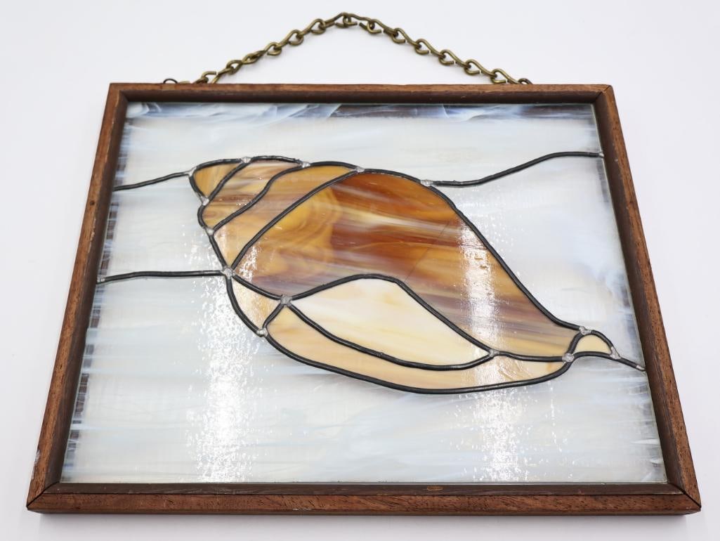 Hanging Seashell Stained Glass: One glass piece has crack please see all photos