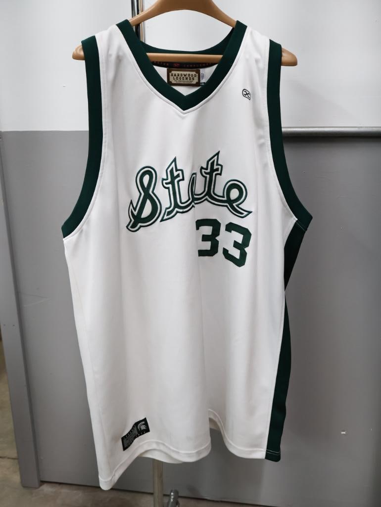 Magic Johnson Jersey, Braves Jersey, and Bulldogs Windbreaker - 5