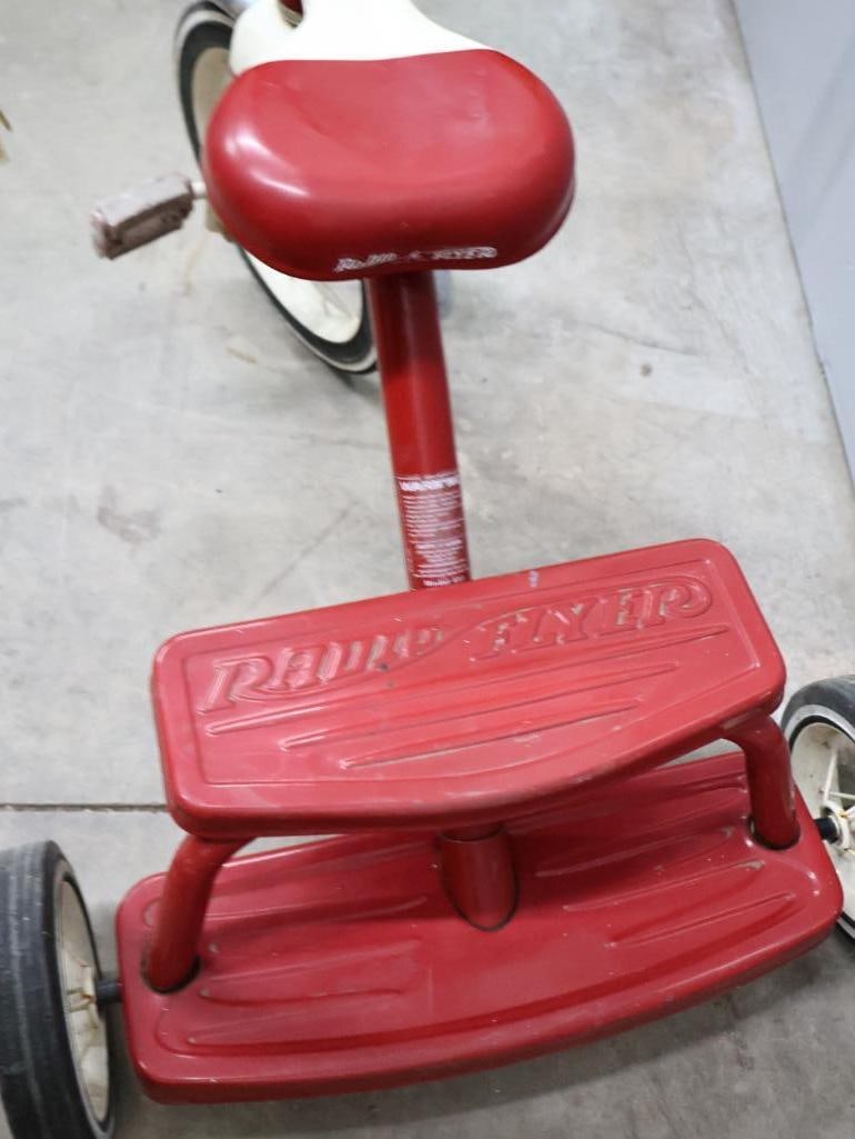 Radio Flyer Red Tricycle - 9