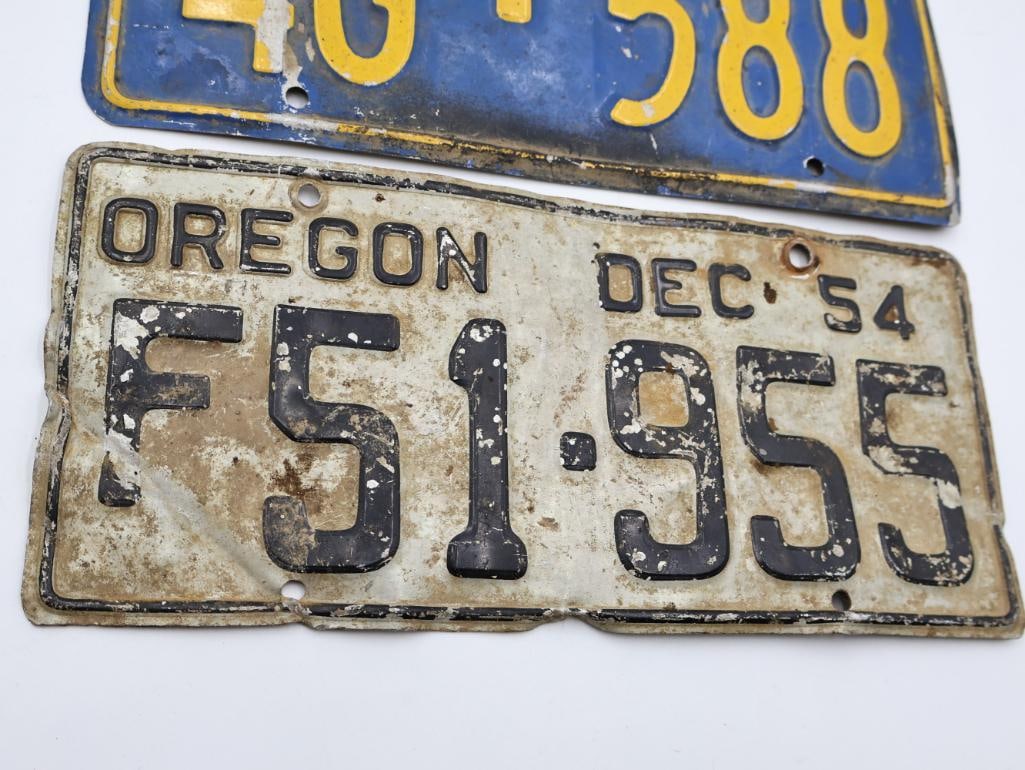 Vintage '54 and '56 Oregon License Plates - 4