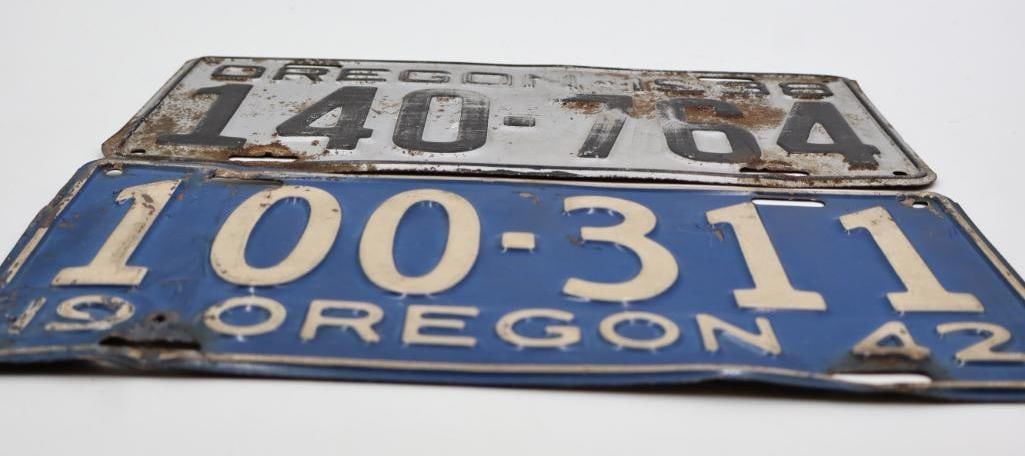 1938 and 1942 Oregon License Plates - 3