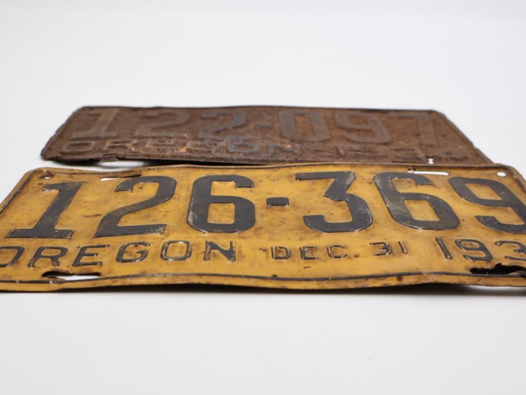 1934 and 1933 Oregon License Plates - 3