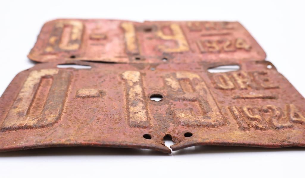 Antique Matched Pair of 1924 Oregon Motorcycle License Plates - 3