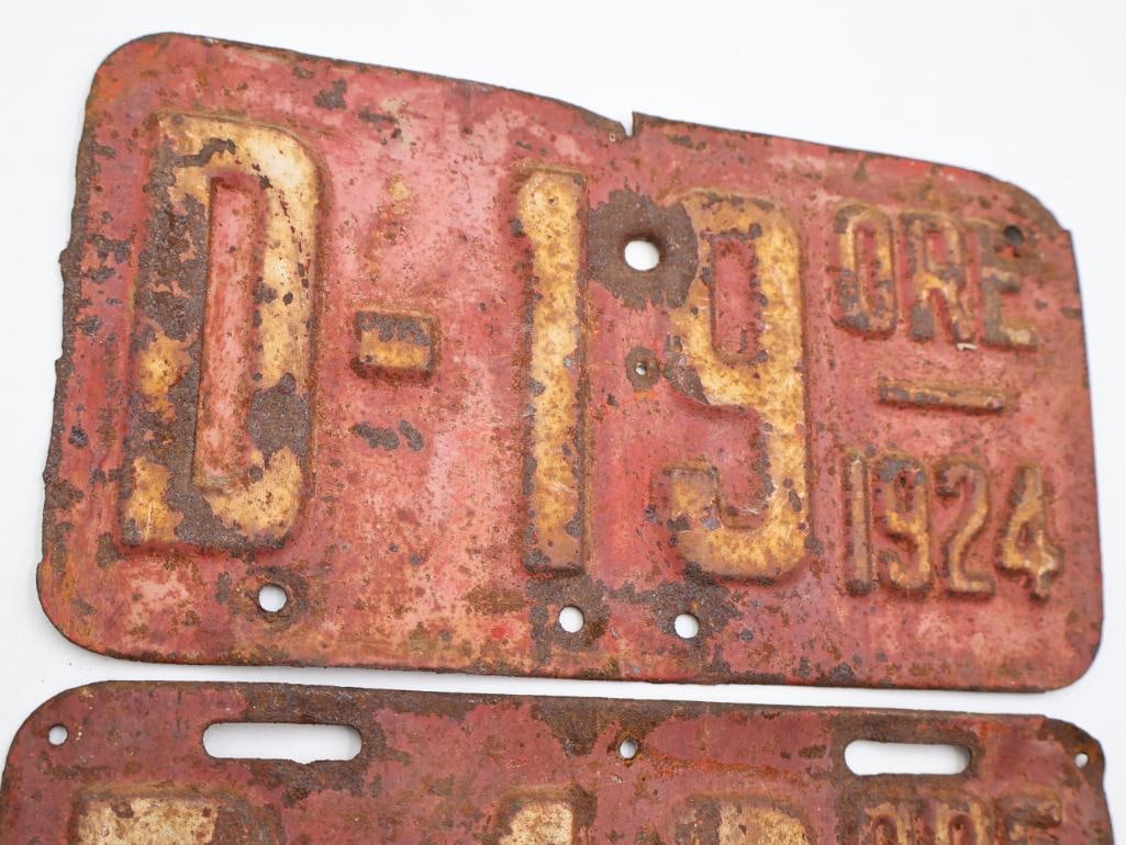 Antique Matched Pair of 1924 Oregon Motorcycle License Plates - 5