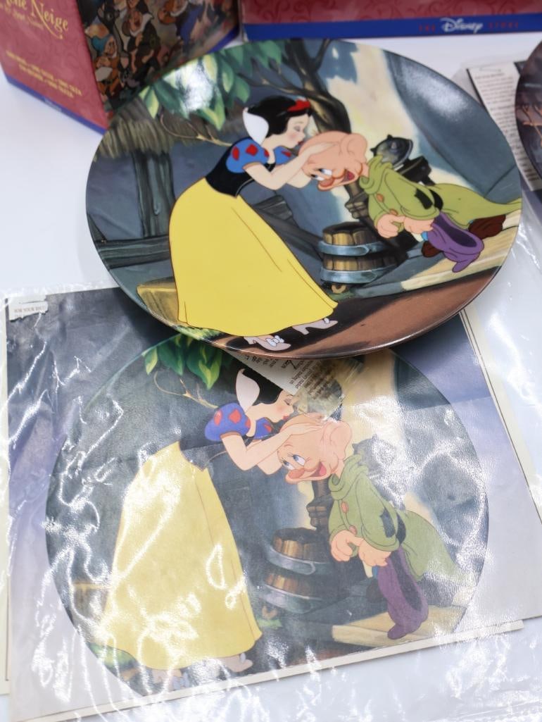 Disney Store Snow White Collectables and Plates - 4