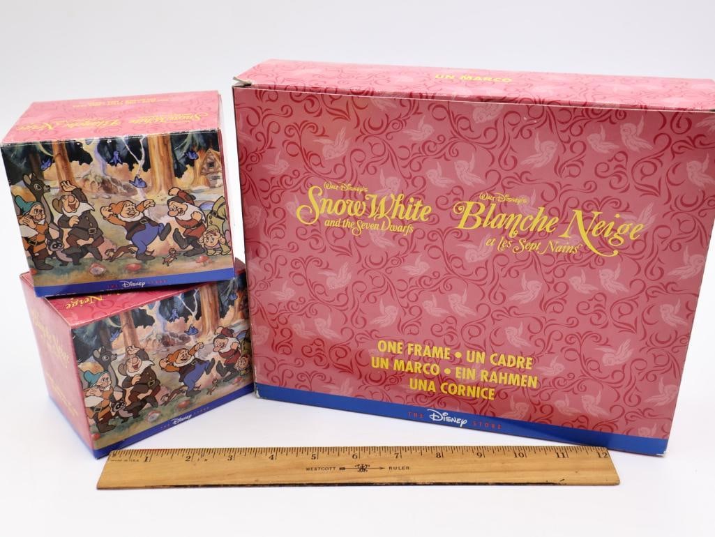 Disney Store Snow White Collectables and Plates - 7