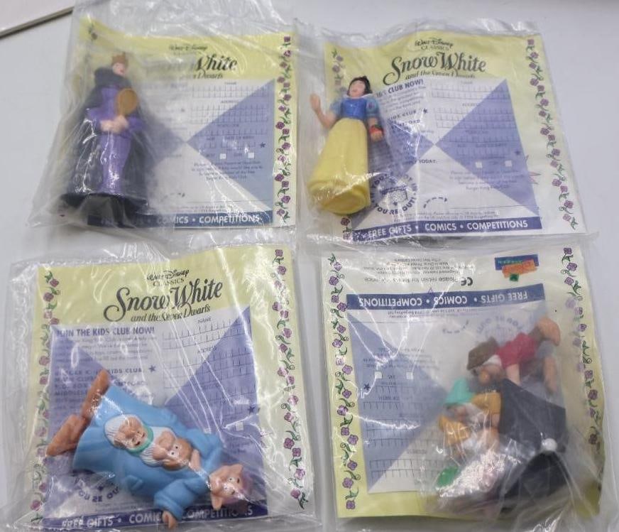 Various Disney Snow White Collectables Including Lost Scene VHS - 14