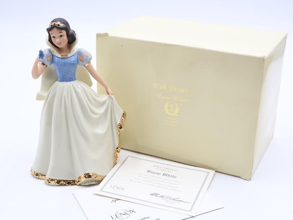 Collectable Lenox Walt Disney's Snow White Statue: Includes original box and paperwork