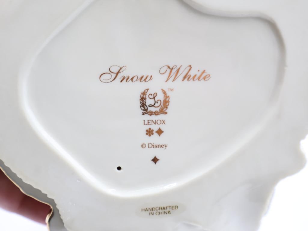 Collectable Lenox Walt Disney's Snow White Statue - 6