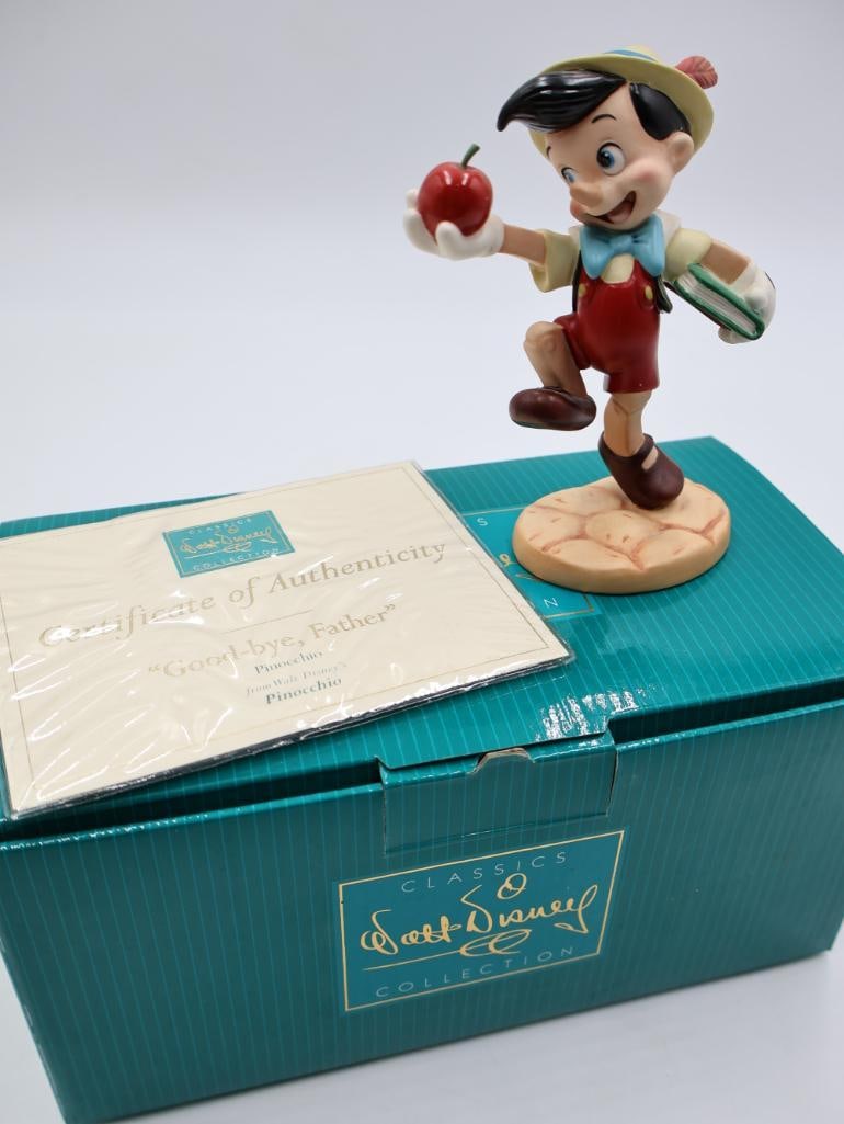 Walt Disney Classics Collection Pinocchio 'Good-bye, Father': WDCC Pinocchio figurine from 1996 with original box and COA