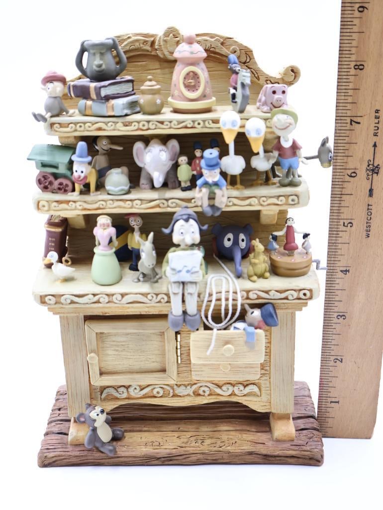Walt Disney Classics Collection Pinocchio 'Geppetto's Toy Creations' - 2
