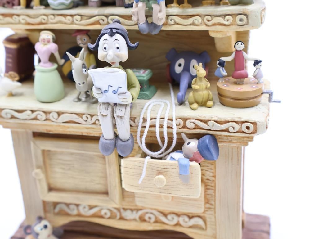 Walt Disney Classics Collection Pinocchio 'Geppetto's Toy Creations' - 6