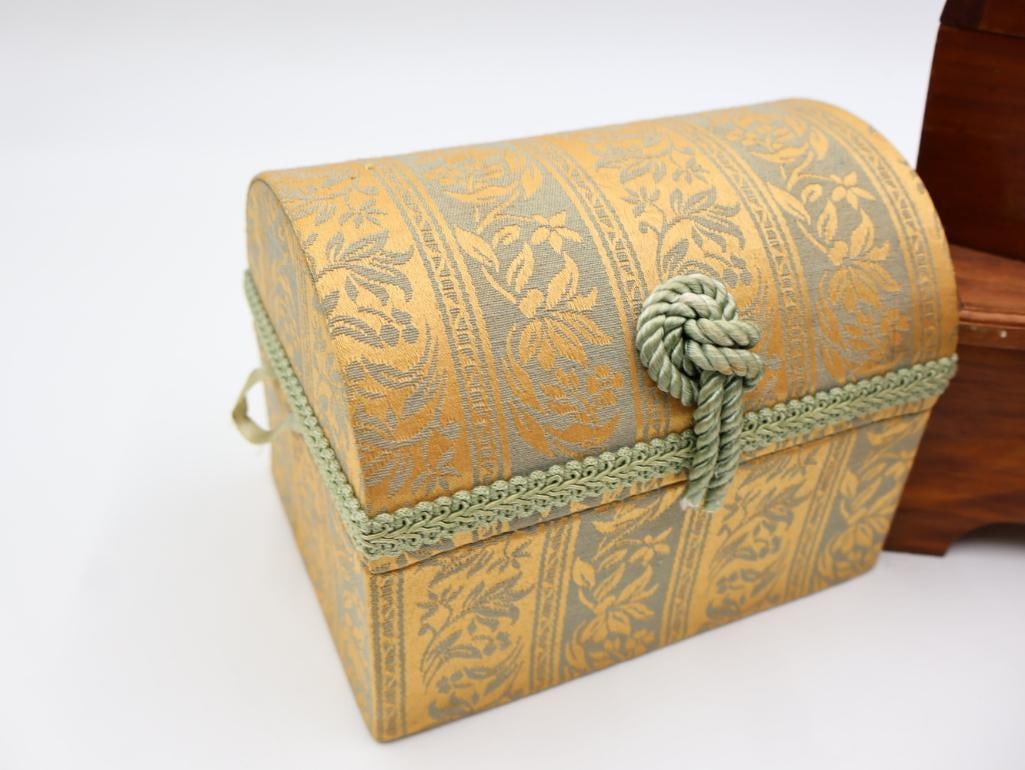 Vintage Ladies Hats, Purse, and Jewelry Boxes - 10