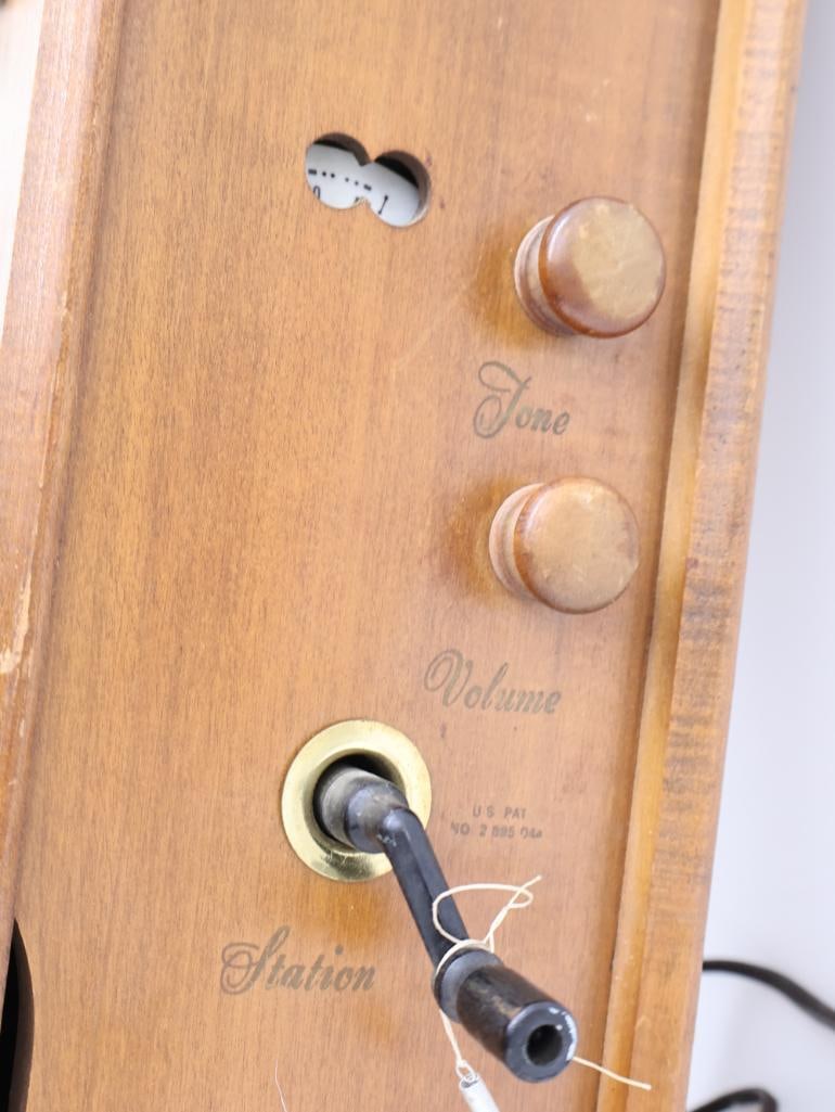 Vintage Country Belle Guild Radio - 9