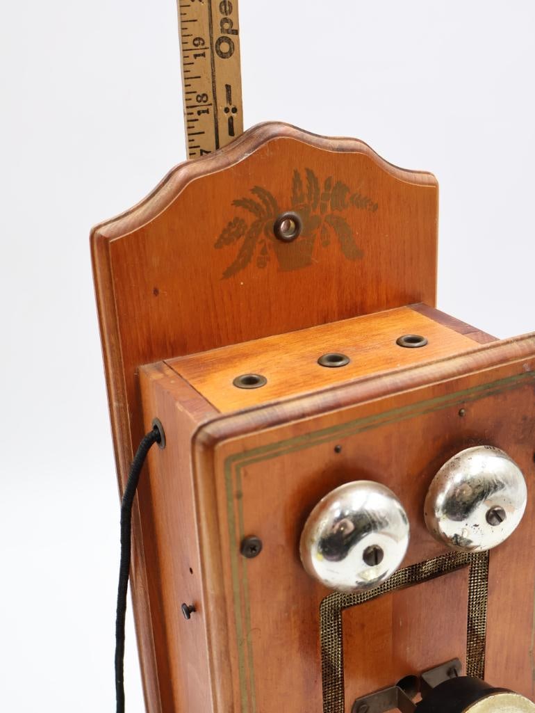 Vintage Masters Art AM Radio Wall Phone - 2