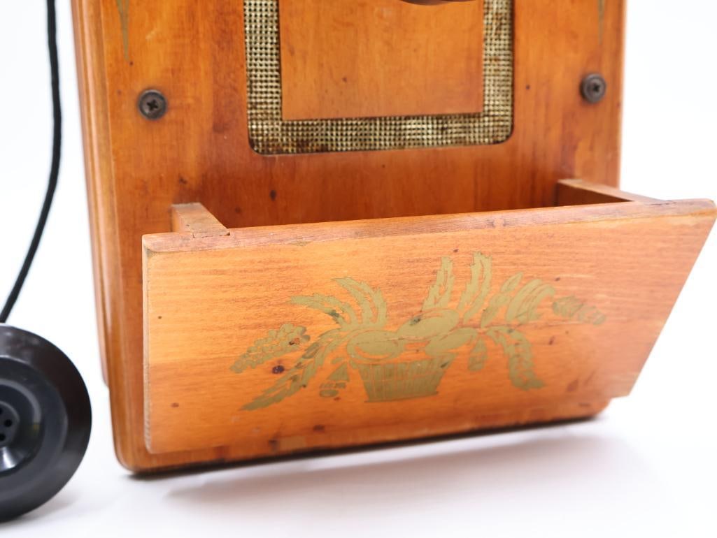 Vintage Masters Art AM Radio Wall Phone - 3