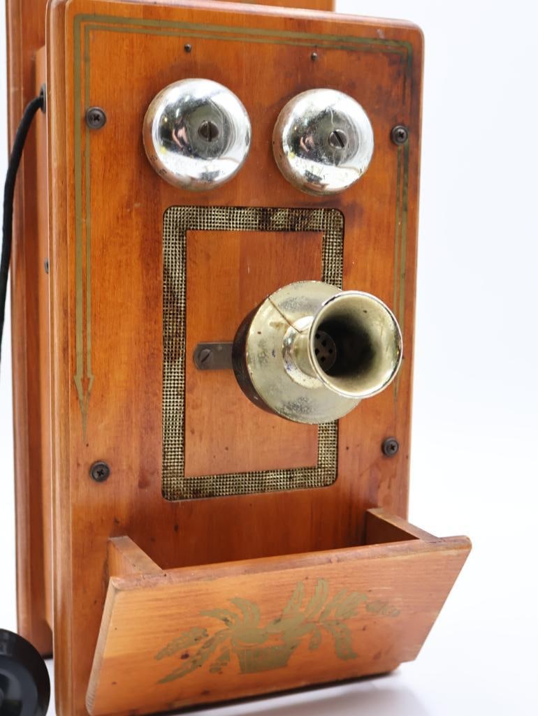 Vintage Masters Art AM Radio Wall Phone - 4