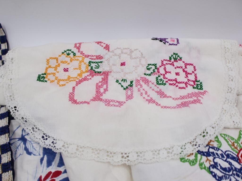 Collection of Vintage Doilies and Embroideries - 13