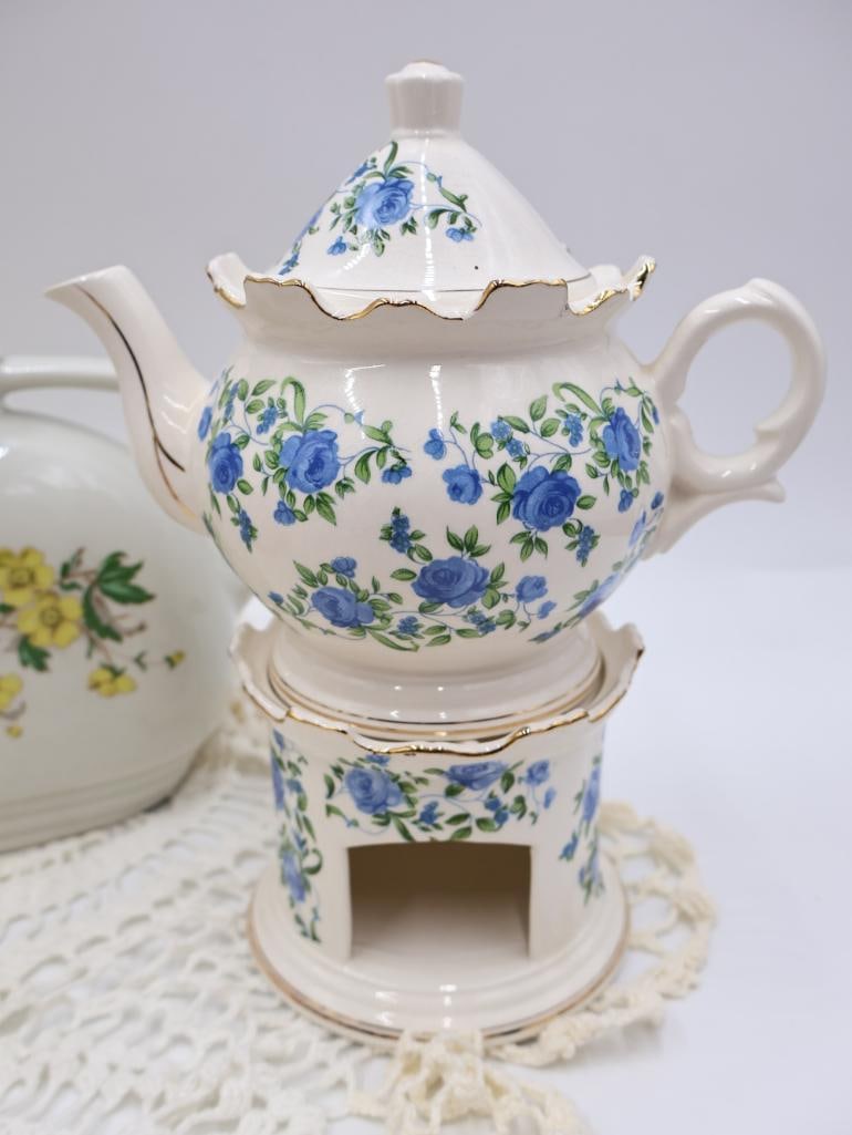 Various Teapots and Linens - 11