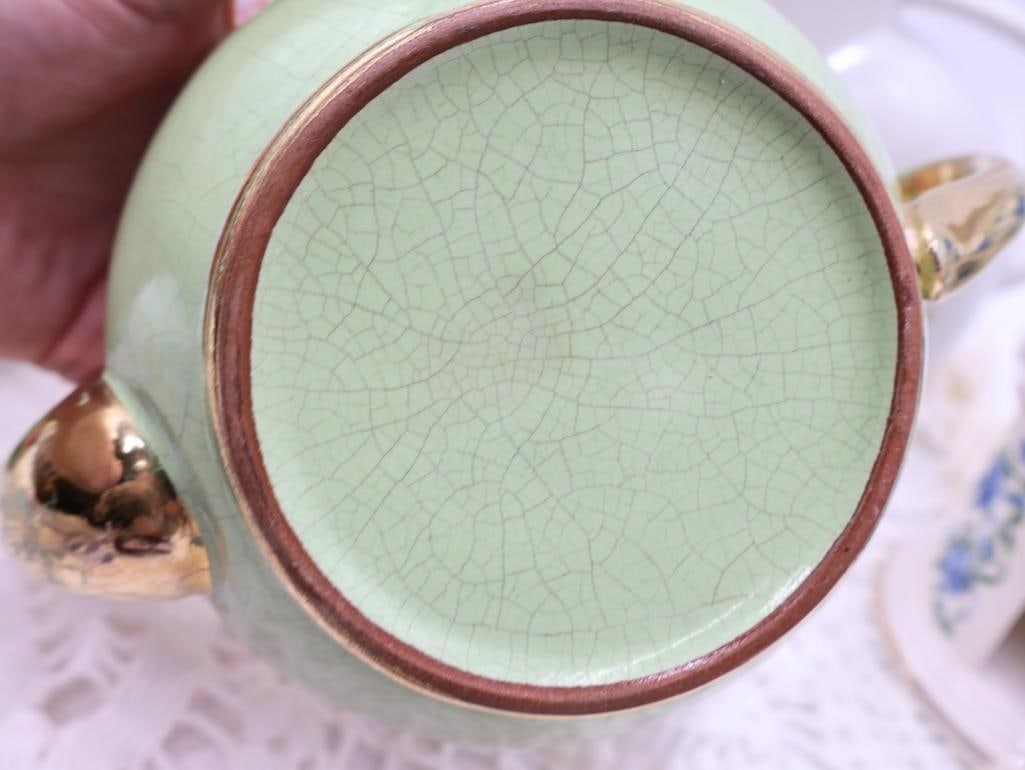 Various Teapots and Linens - 6