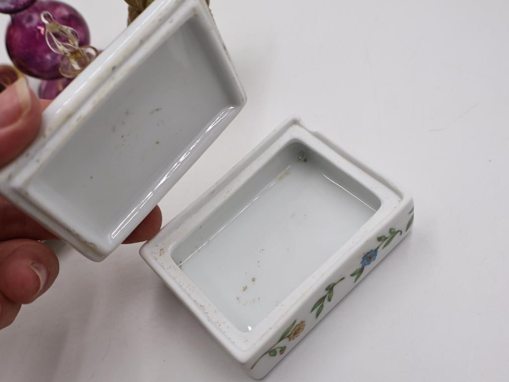 Collection of Small Trinkets and Collectables - 4