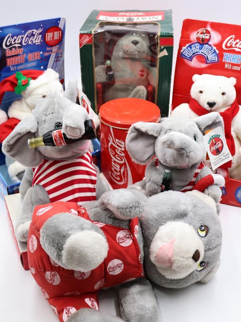 Coca-Cola Plush Animals and Animatronic: Two moving animatronic polar bears and a christmas seal