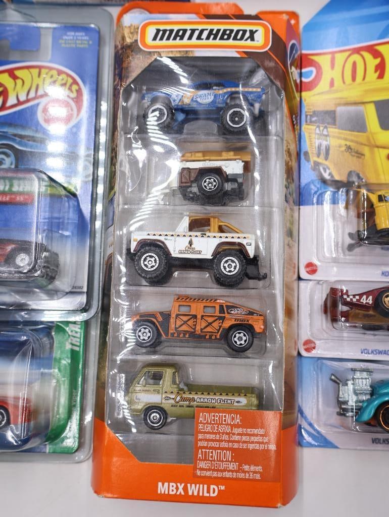 Large Lot of Hot Wheel Diecast Cars - 5