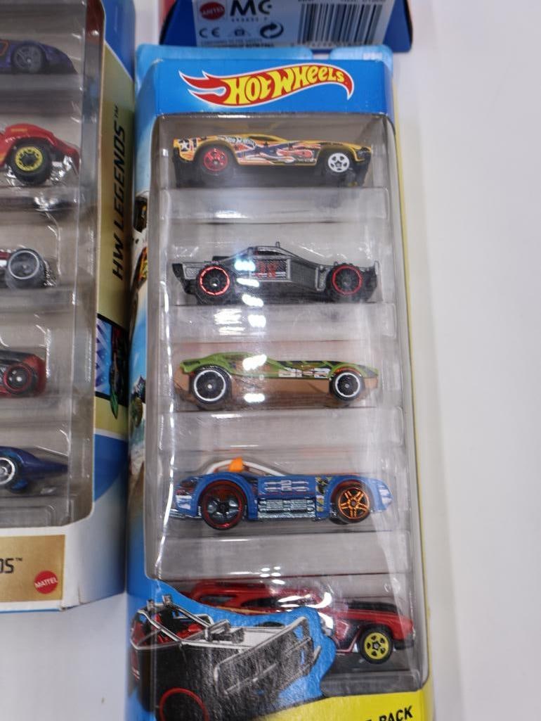 Large Lot of Hot Wheel Diecast Cars - 8