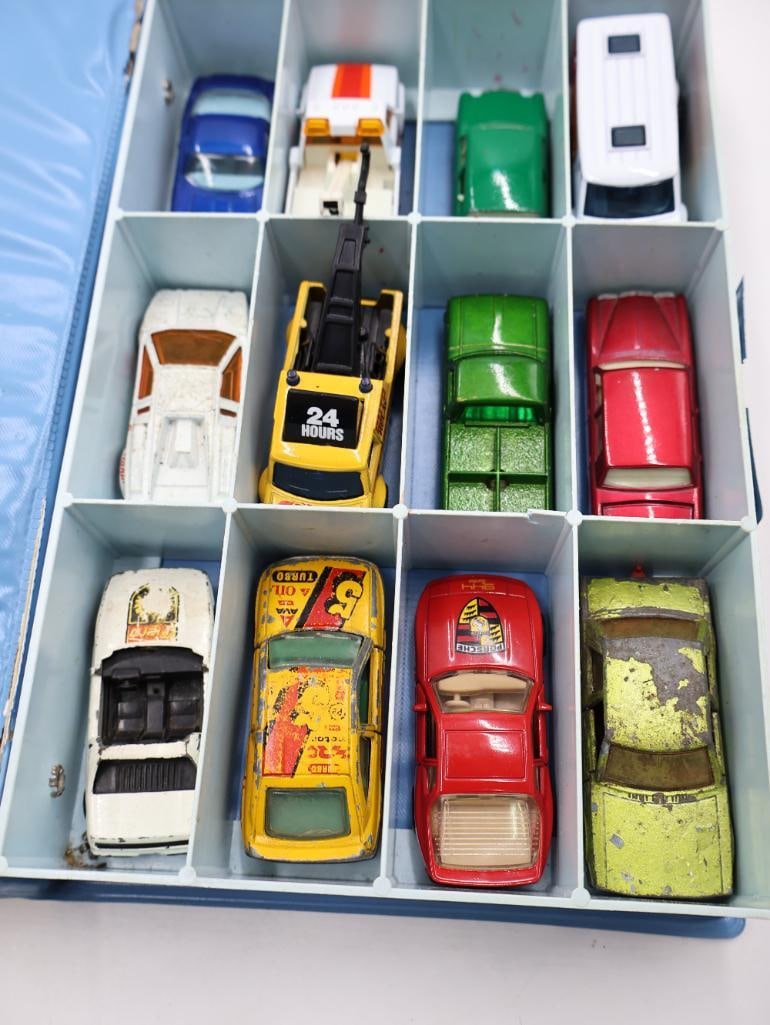 Vintage Matchbox Steering Wheel Case and Car Collector Showcase - 11
