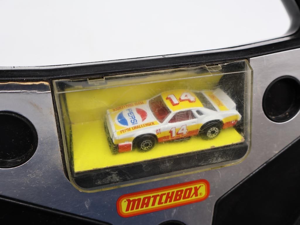 Vintage Matchbox Steering Wheel Case and Car Collector Showcase - 3