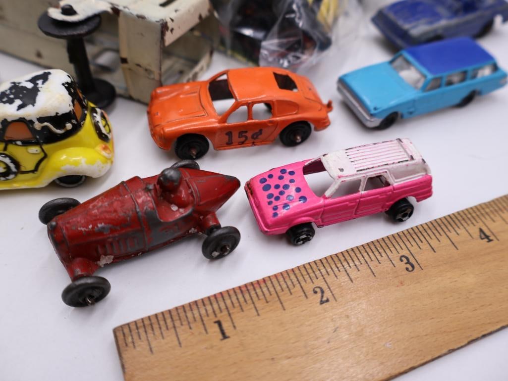 Large Lot of Vintage Metal Toys and Model Accessories - 4