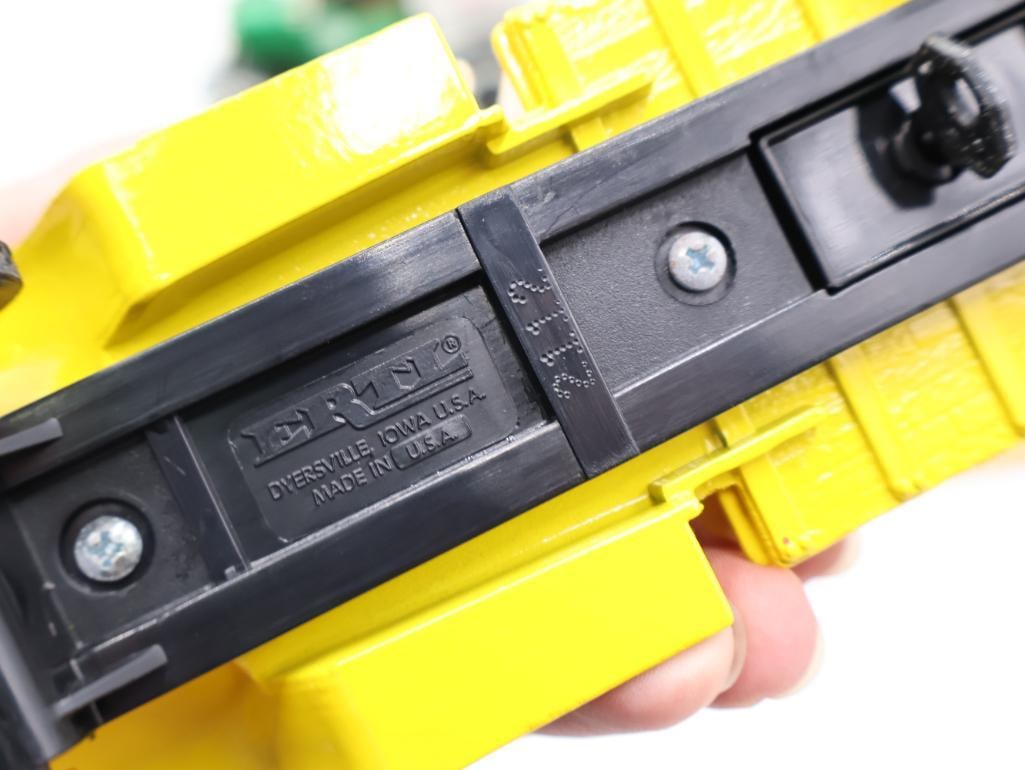 Eleven Various Diecast Collectable Trucks - 8