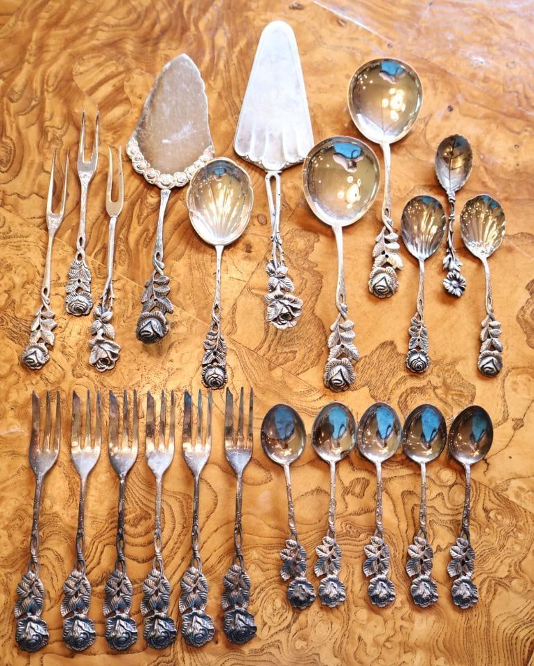 Vintage Silverplate Floral & Rose Flatware and Serving Utensil Collection (1 of 14)