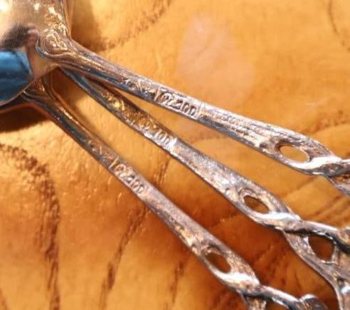 Vintage Silverplate Floral & Rose Flatware and Serving Utensil Collection - 7