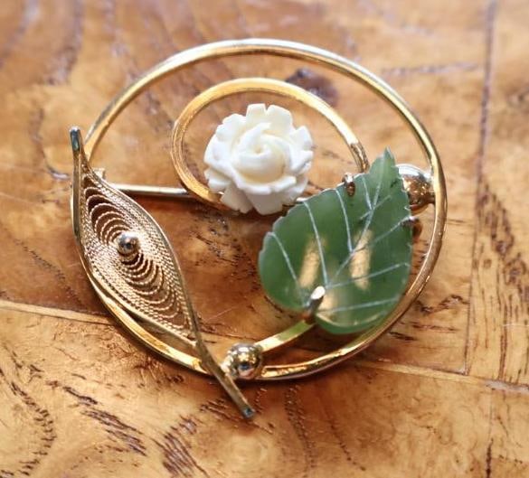 Jade Bead Jewelry Lot with 14K Gold Clasp and Carved Jade - 11