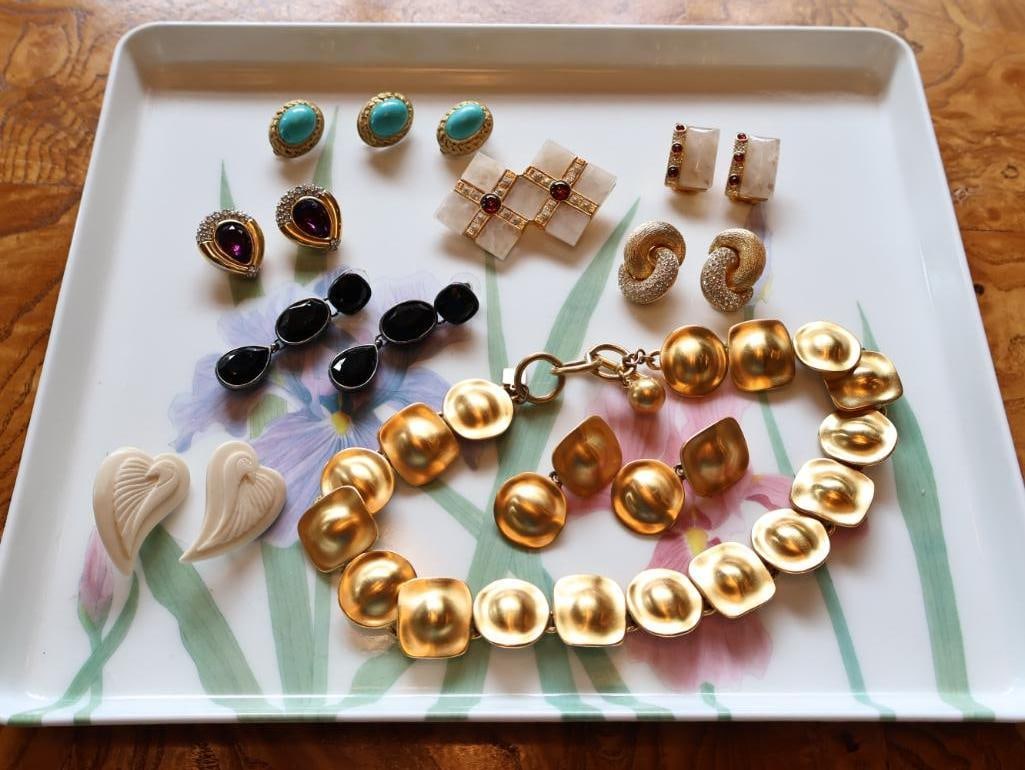Vintage Costume Jewelry Lot incl. Christian Dior, Rhinestone and Cabochon Pieces: Mixed vintage costume jewelry lot including a signed Christian Dior gold-tone rhinestone clip earring, sculptural gold-tone necklace, turquoise-color cabochon pieces, purple rhinestone earrings,
