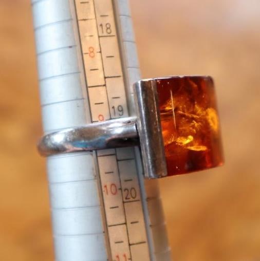 Sterling Silver & Amber Jewelry Suite Bracelet, Ring & Earrings - 8