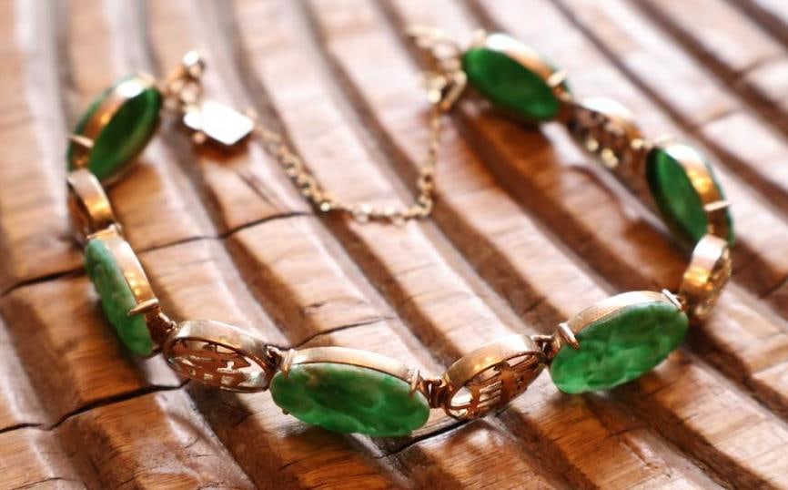 Vintage 14K Gold Green Stone Link Bracelet, Jade-Style Cabochons - 3