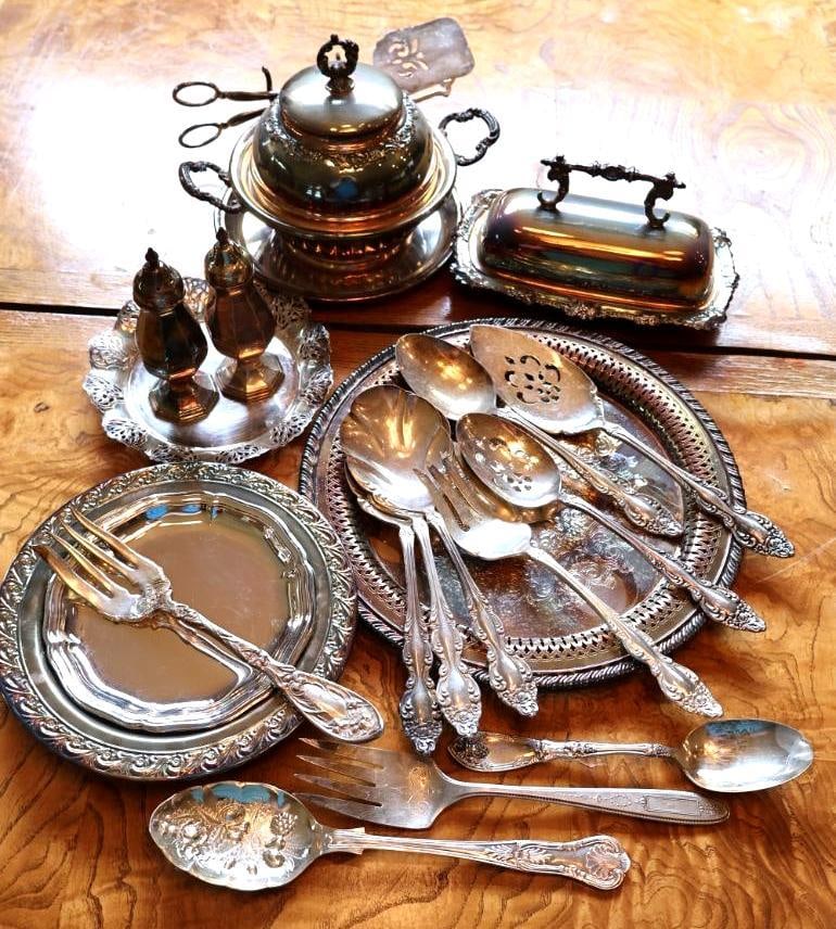 Vintage Silver-Plated Tableware and Serving Pieces (1 of 20)
