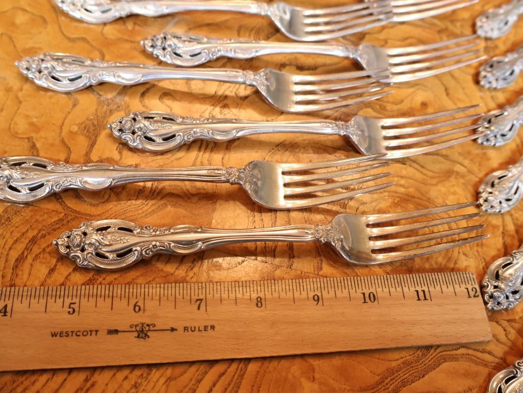 28 Pc Moreau La Salle Sterling Silver Flatware Set - 6