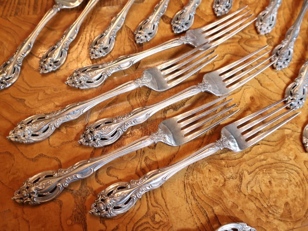 28 Pc Moreau La Salle Sterling Silver Flatware Set - 9